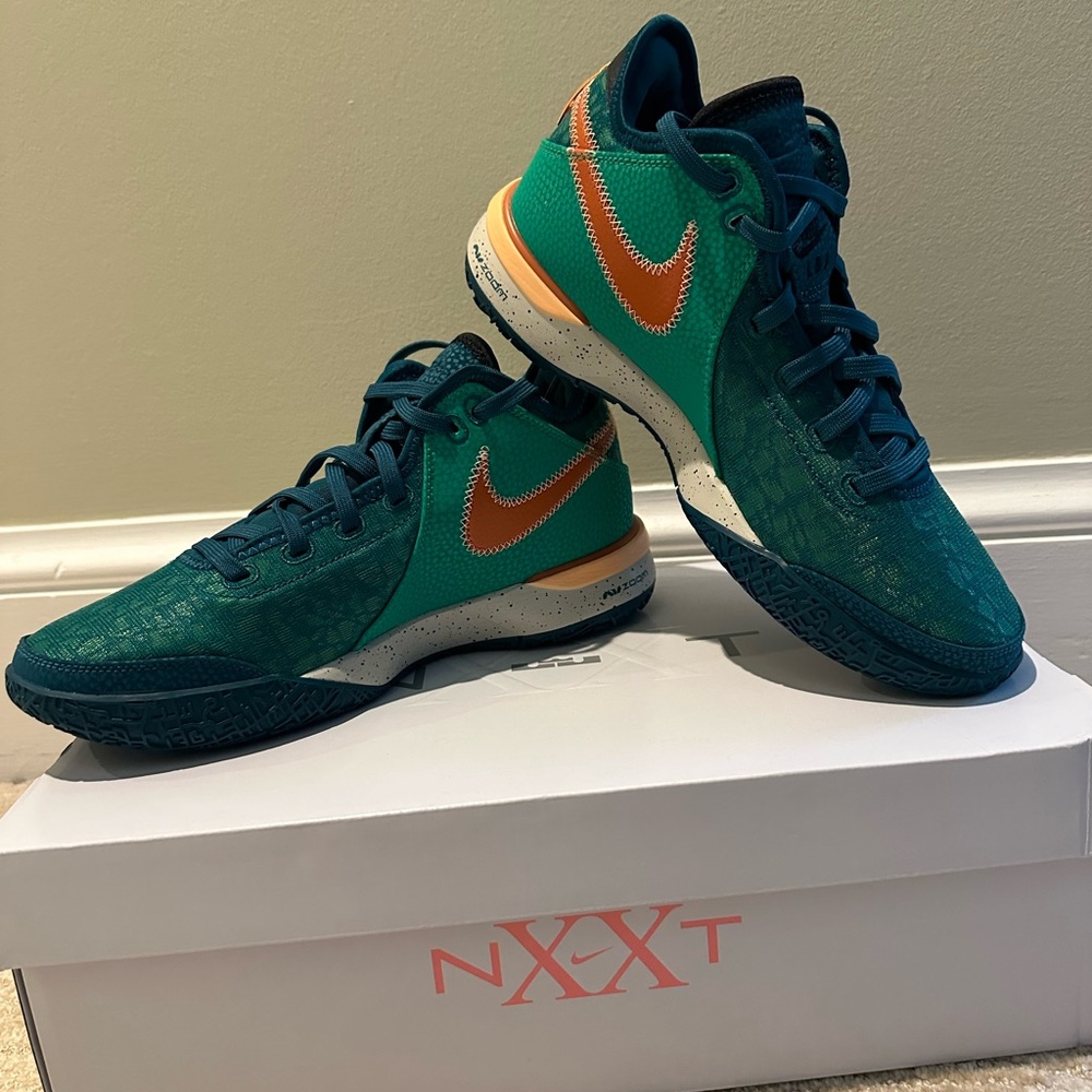 NIB Nike Zoom LeBron NXXT Gen Basketball Athletic Shoes M8/W9.5